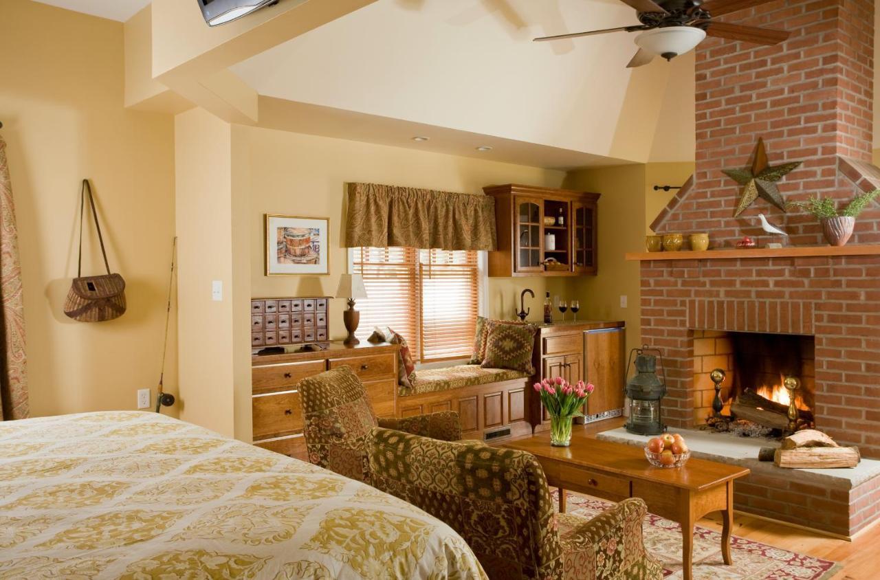 Bed and Breakfast Brampton 1860 Честертаун Экстерьер фото