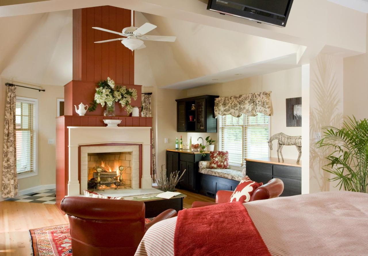 Bed and Breakfast Brampton 1860 Честертаун Экстерьер фото